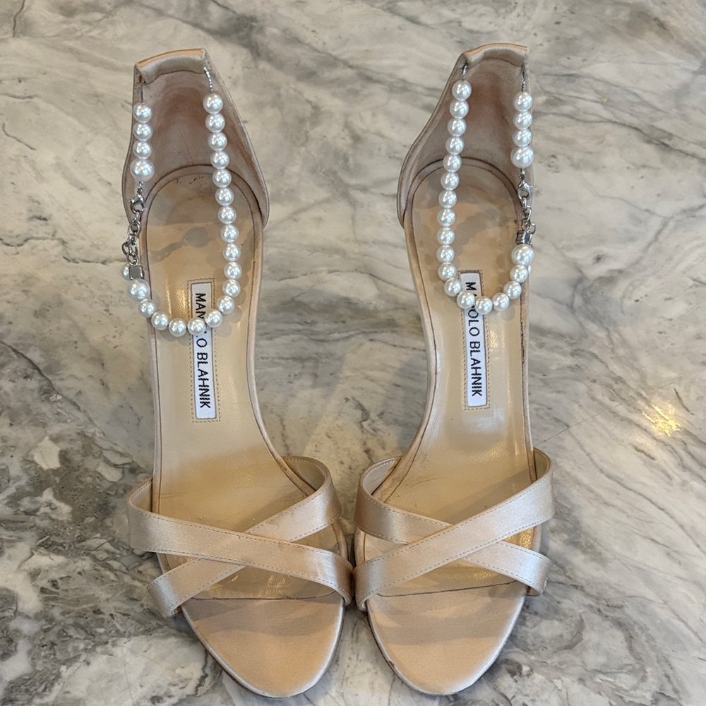 Manolo Blahnik Beige Silk Heels with Pearl ankle strap. Size 38.5